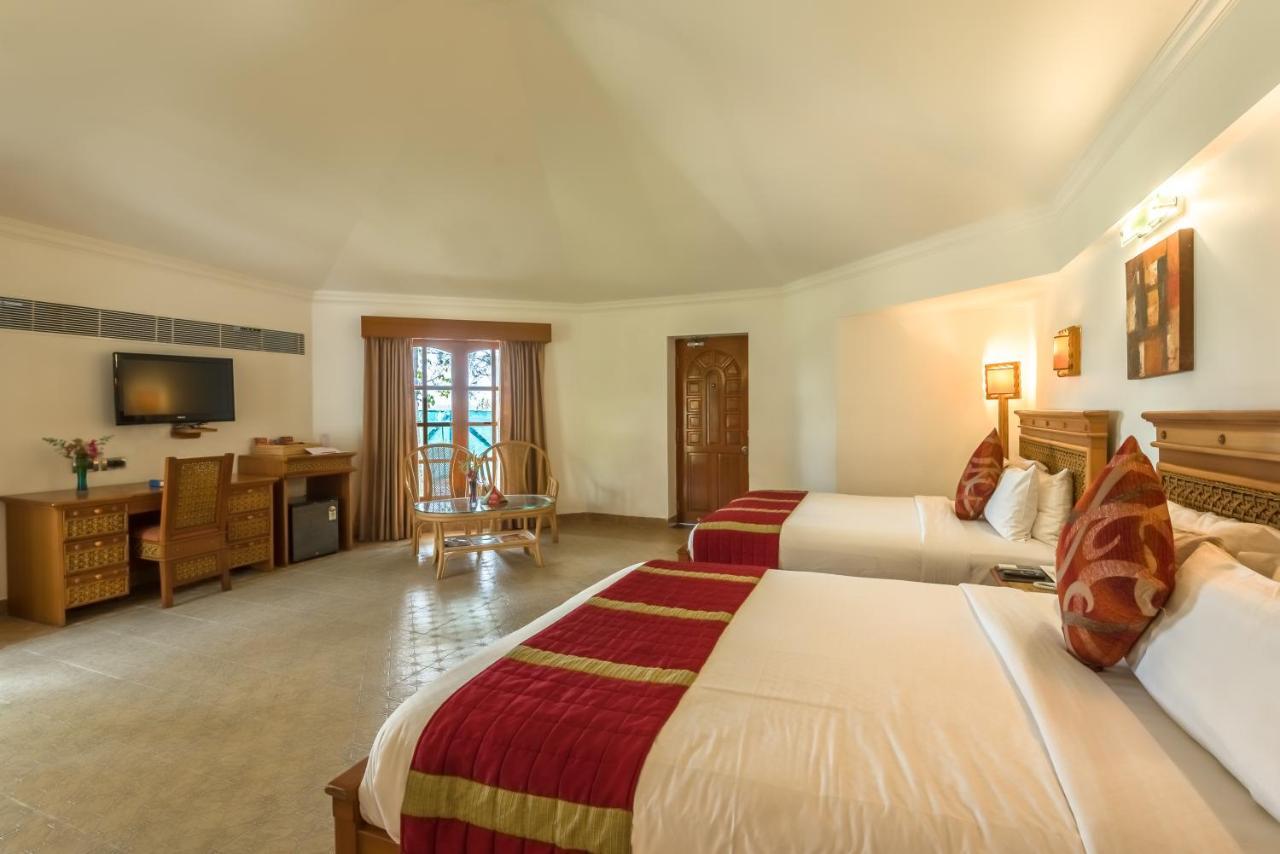 Chariot Beach Resort Mahabalipuram Exteriör bild