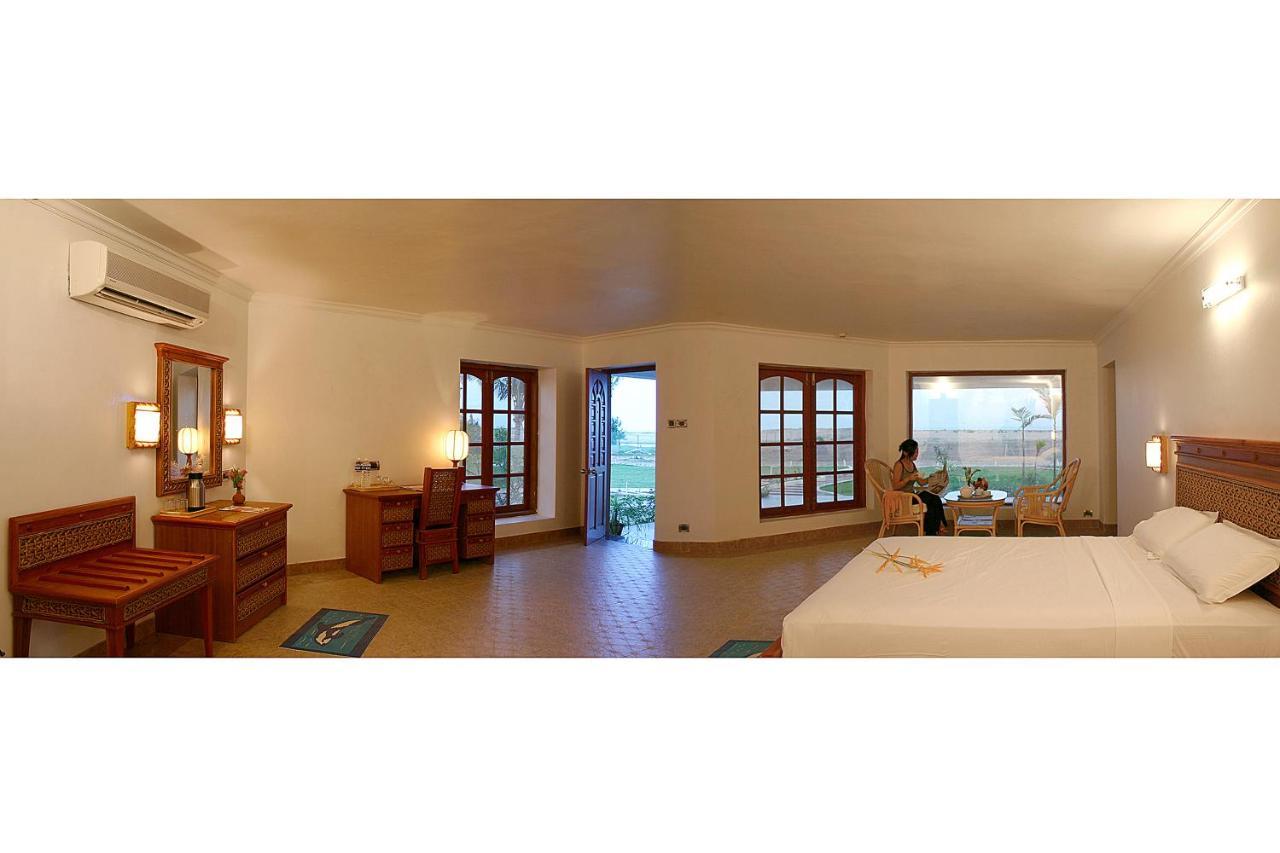 Chariot Beach Resort Mahabalipuram Exteriör bild