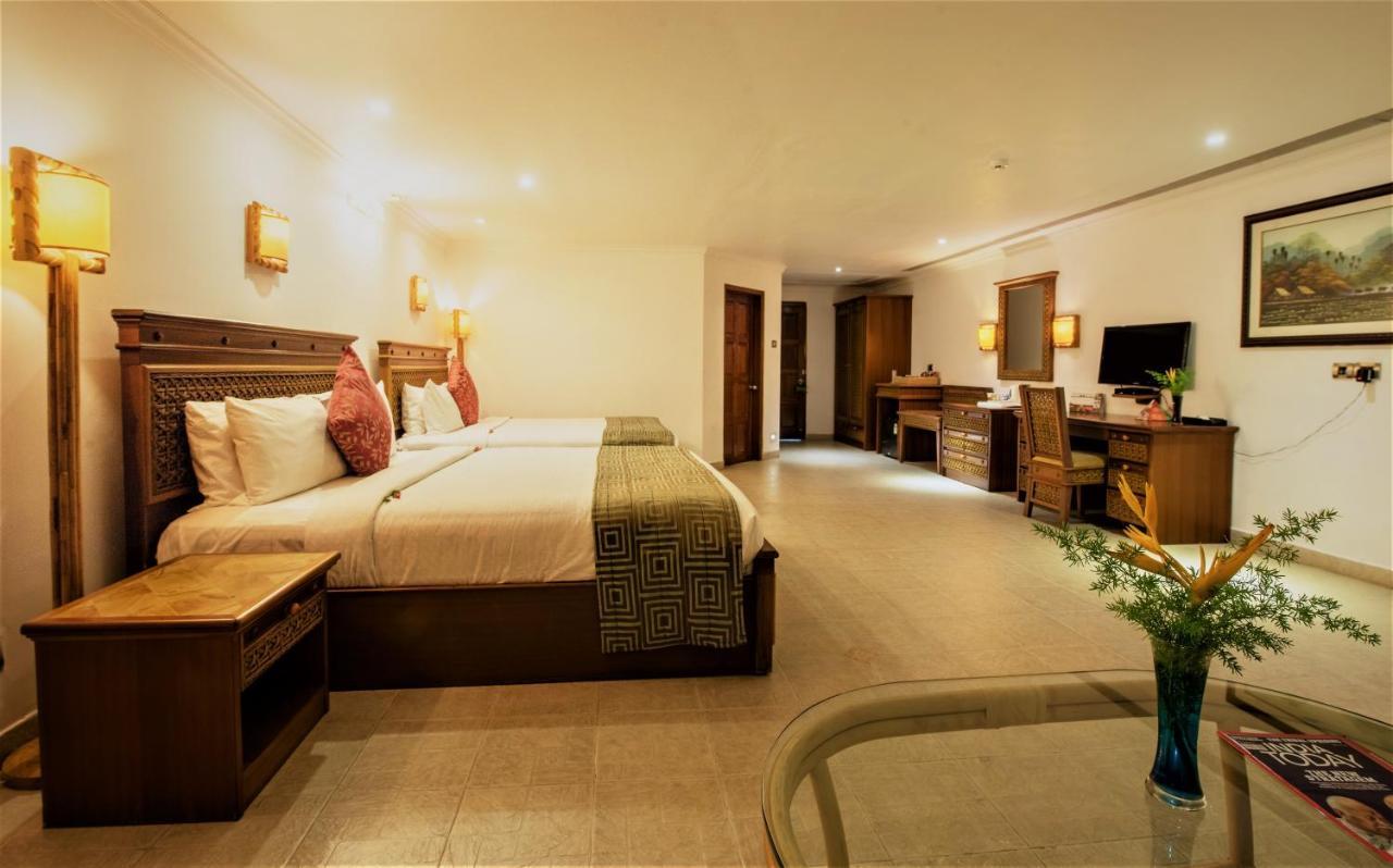 Chariot Beach Resort Mahabalipuram Exteriör bild