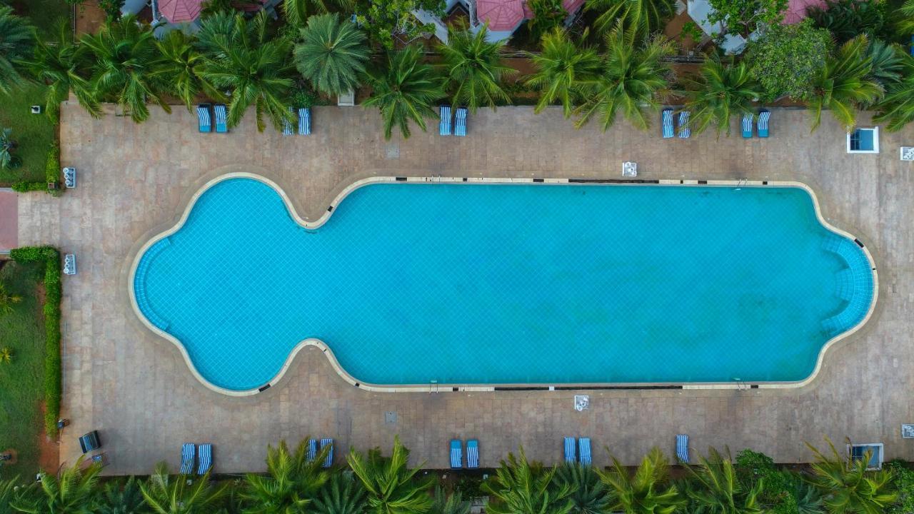 Chariot Beach Resort Mahabalipuram Exteriör bild