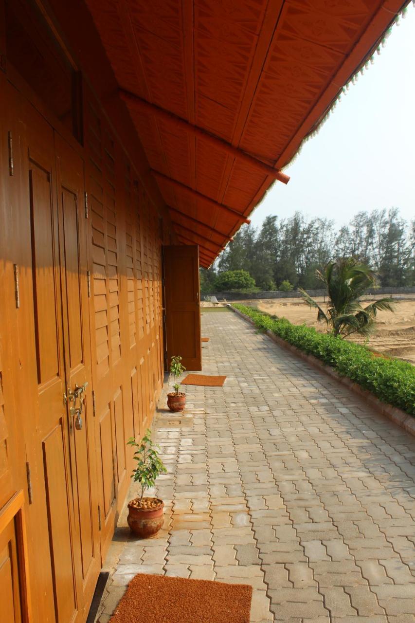 Chariot Beach Resort Mahabalipuram Exteriör bild
